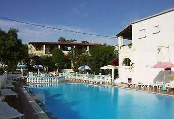 Leftis Romantica Apartahotel 2*